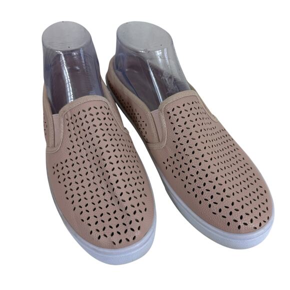 Gold Toe Beige Tan Eyelet Cutout Slip On Comfort Cushioned Platform Shoes Size 9 - Picture 1 of 7